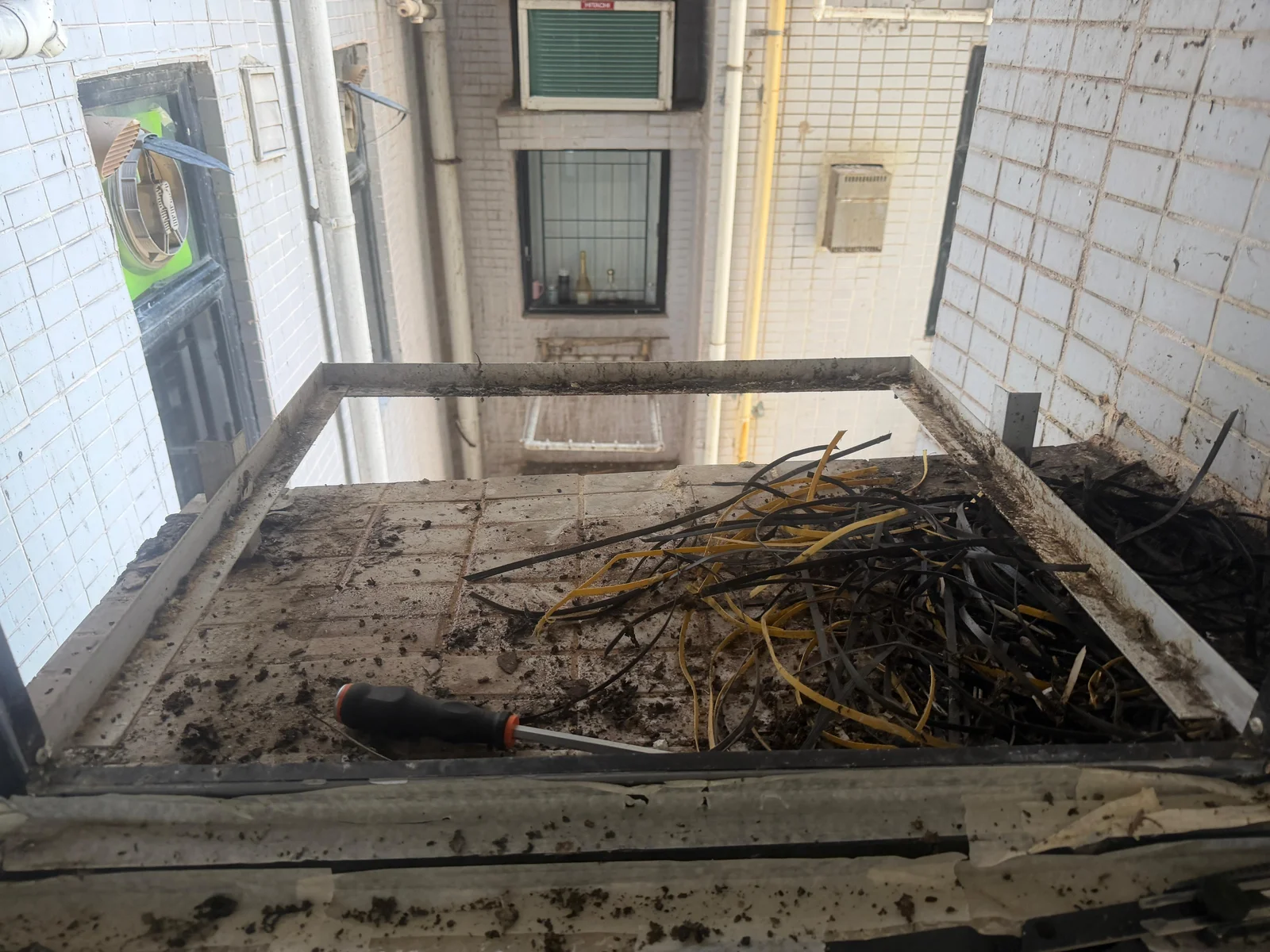 將軍澳｜窗口機冷氣驅鳥工程